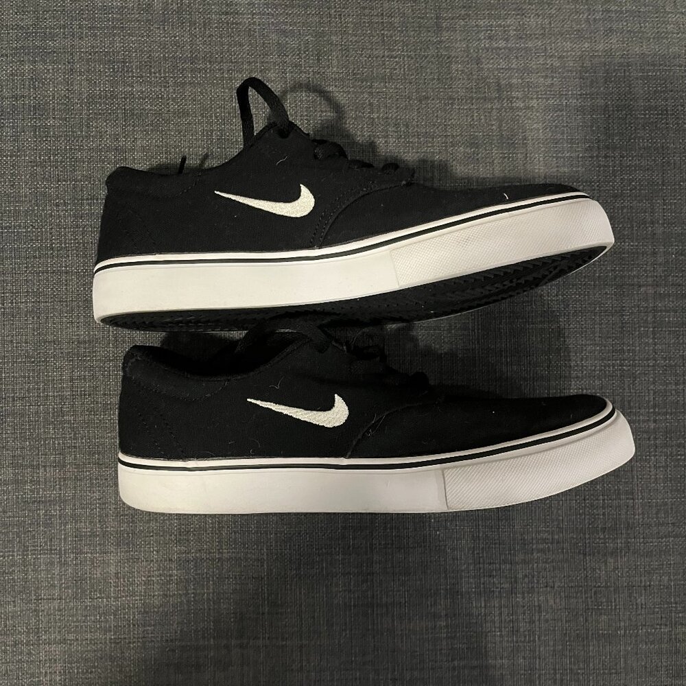 Nike SB Canvas 6Y Shoes Maybe Worn Once, Like New